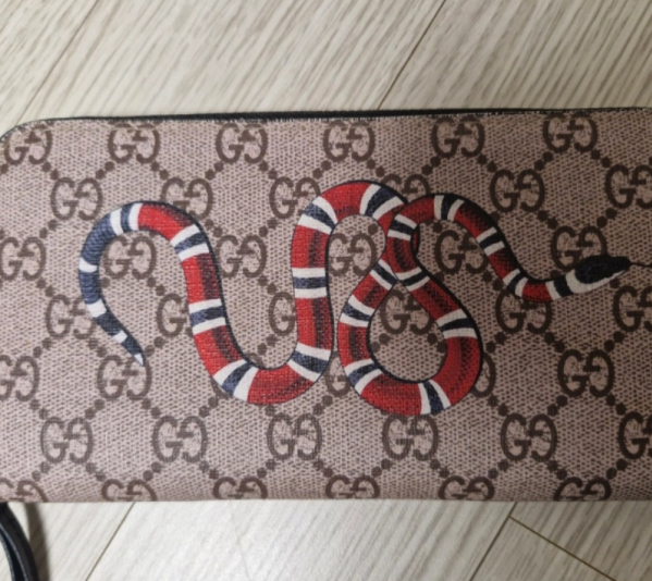 구찌 스네이크 장지갑 리미티드