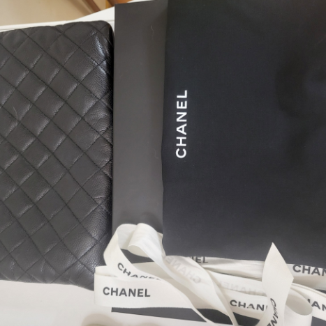 샤넬 클러치 캐비어 금장