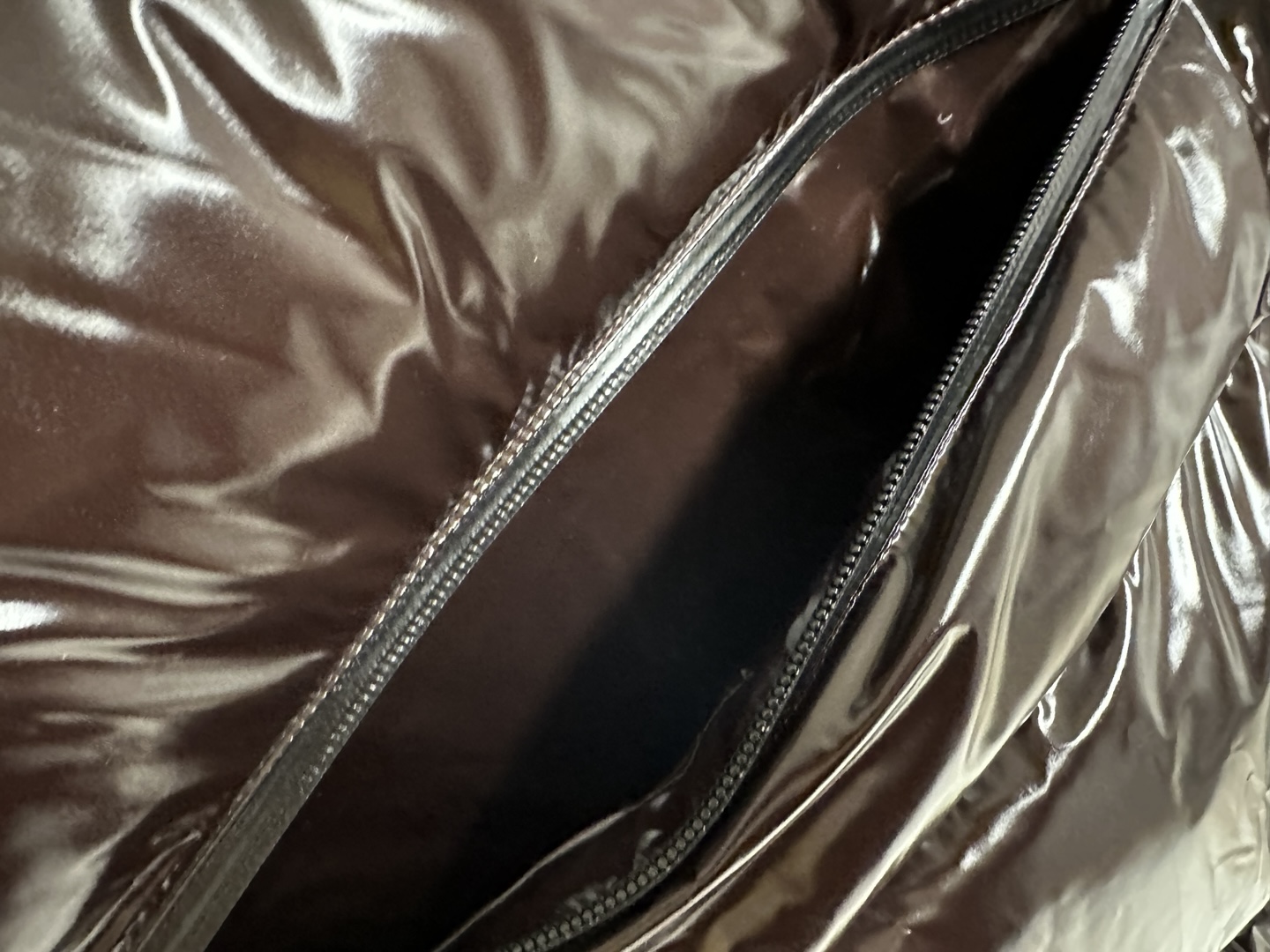 보테카베네타 구스패딩