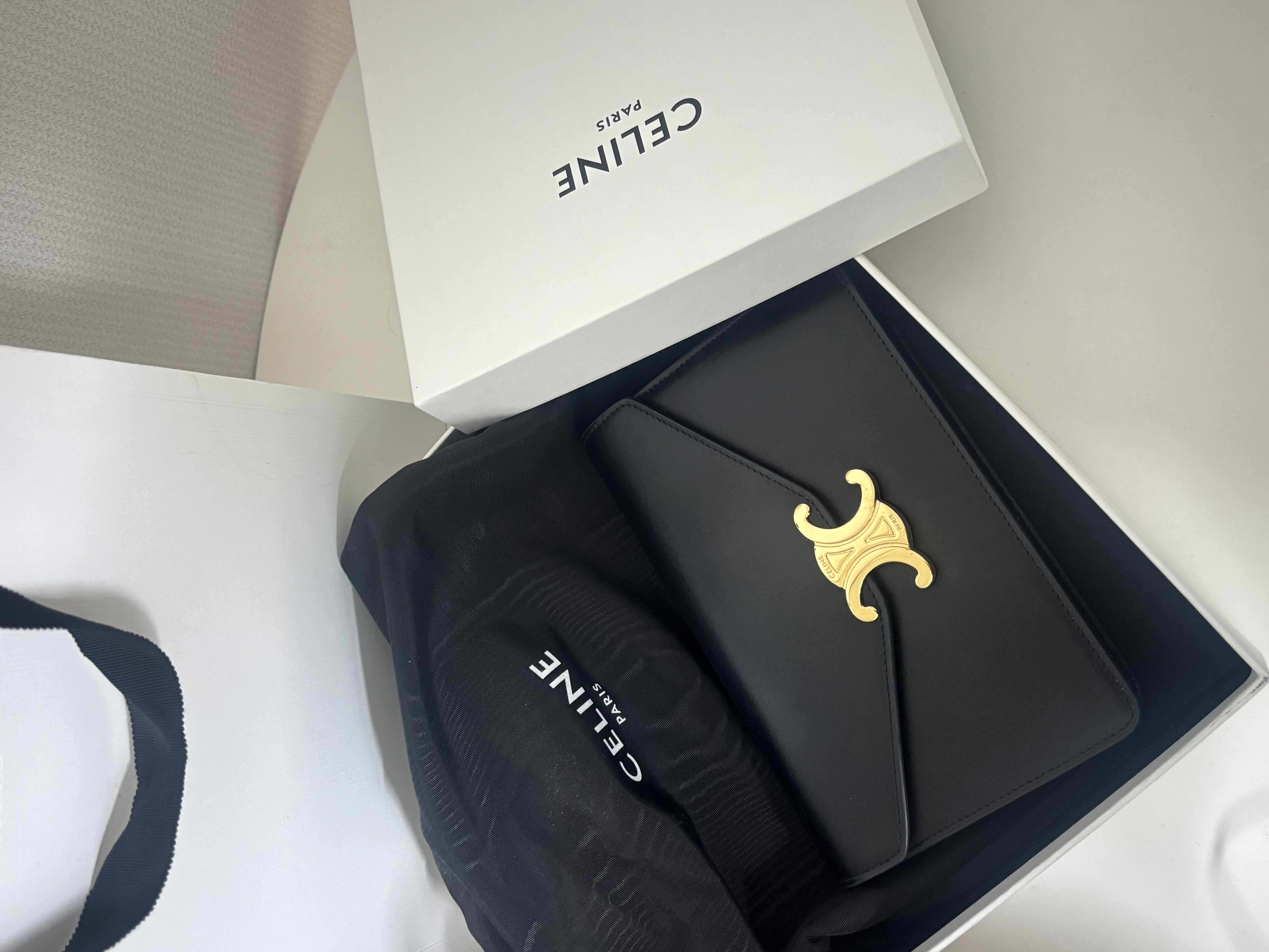 셀린느 마고 체인지갑 블랙 WOC