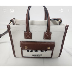 버버리 미니 프레야 토트