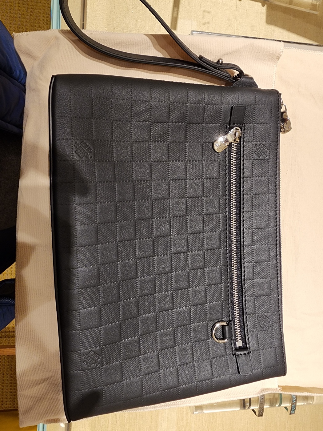 루이비통 클러치백