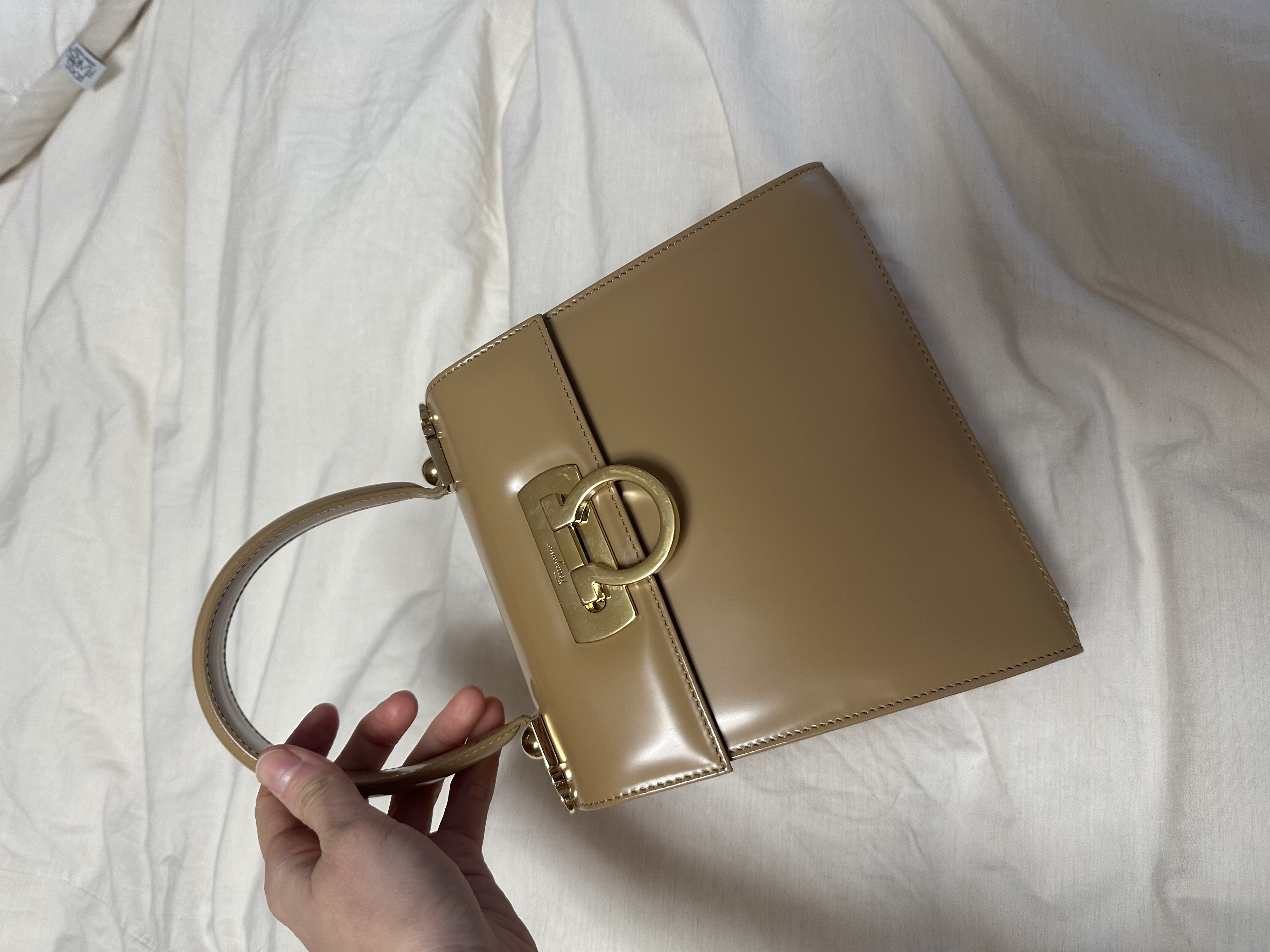 페라가모 켈리백