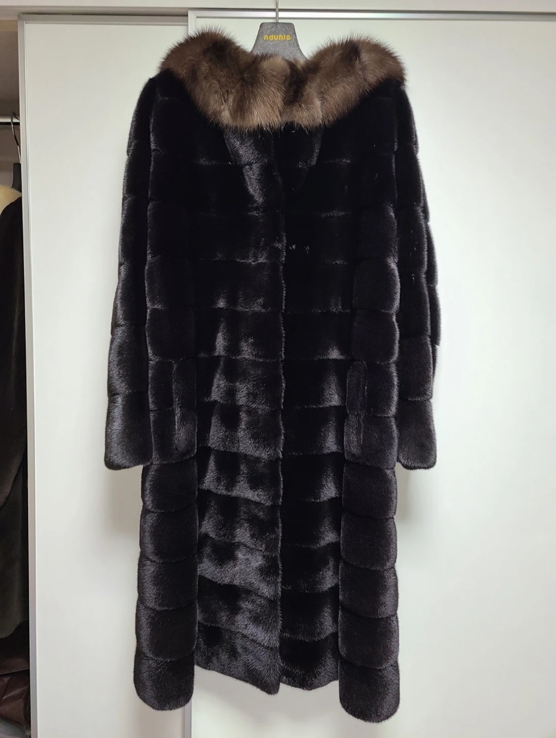 동우 불랙그라마밍크코트