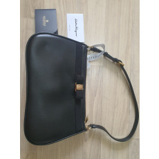 페레가모 보호배