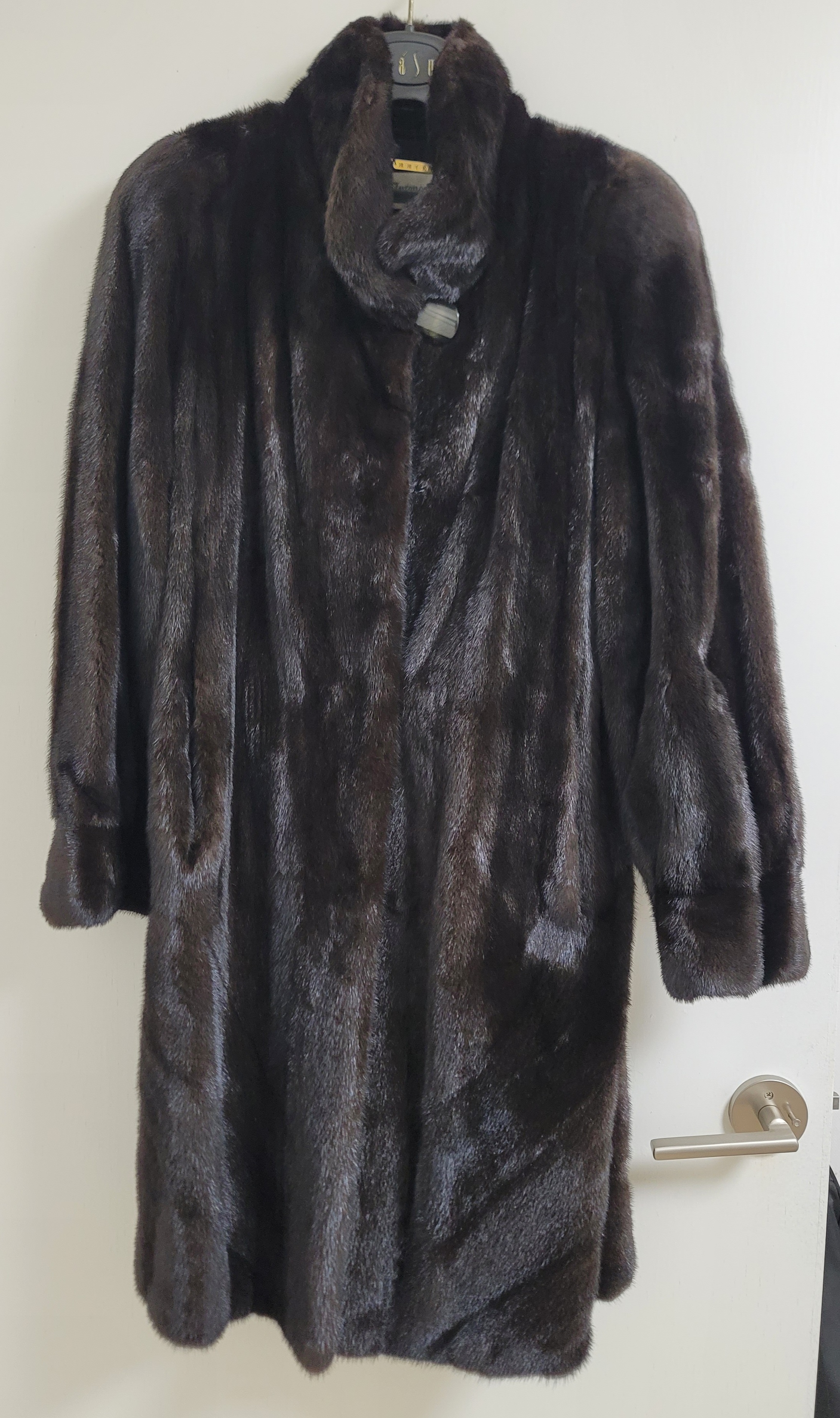 진도모피 롱코트