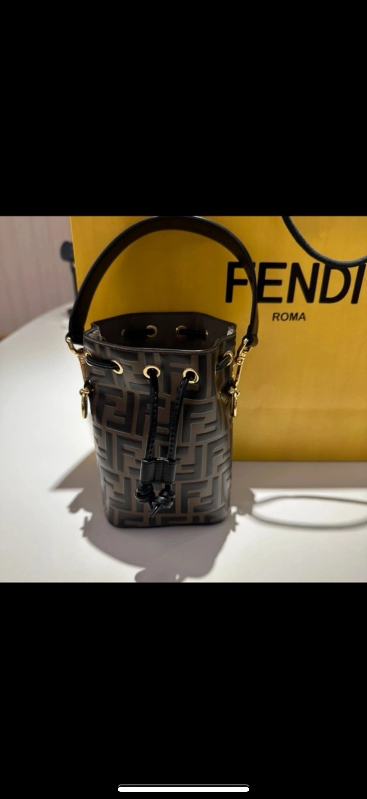 펜디 몬트레조 버킷백