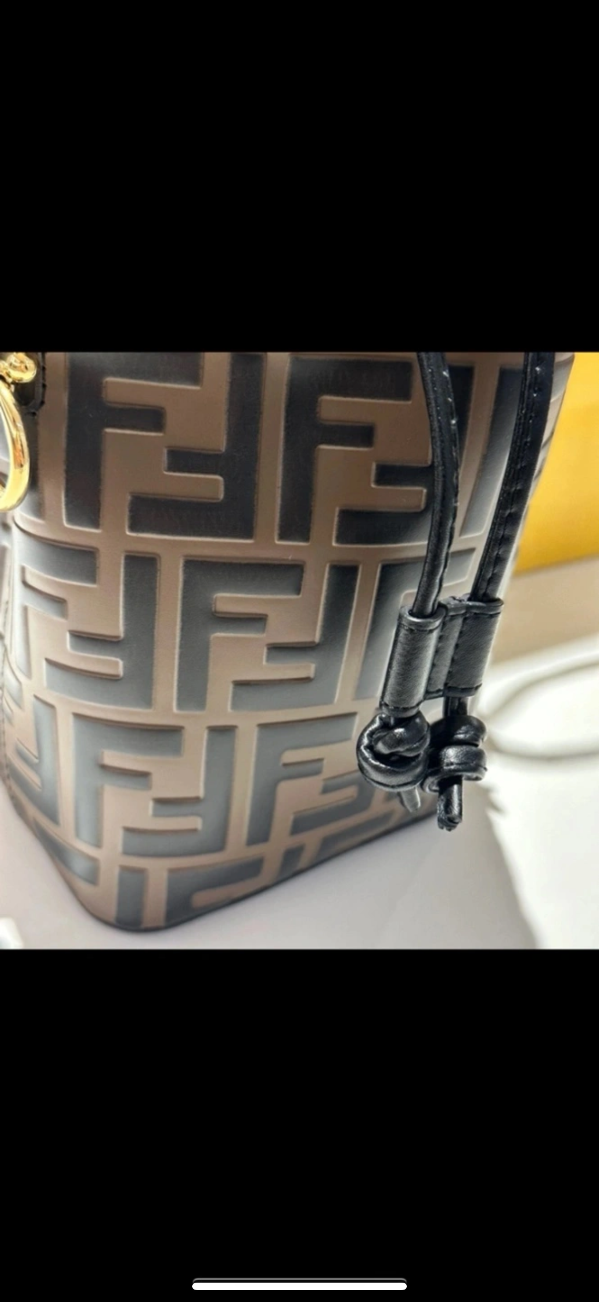 펜디 몬트레조 버킷백