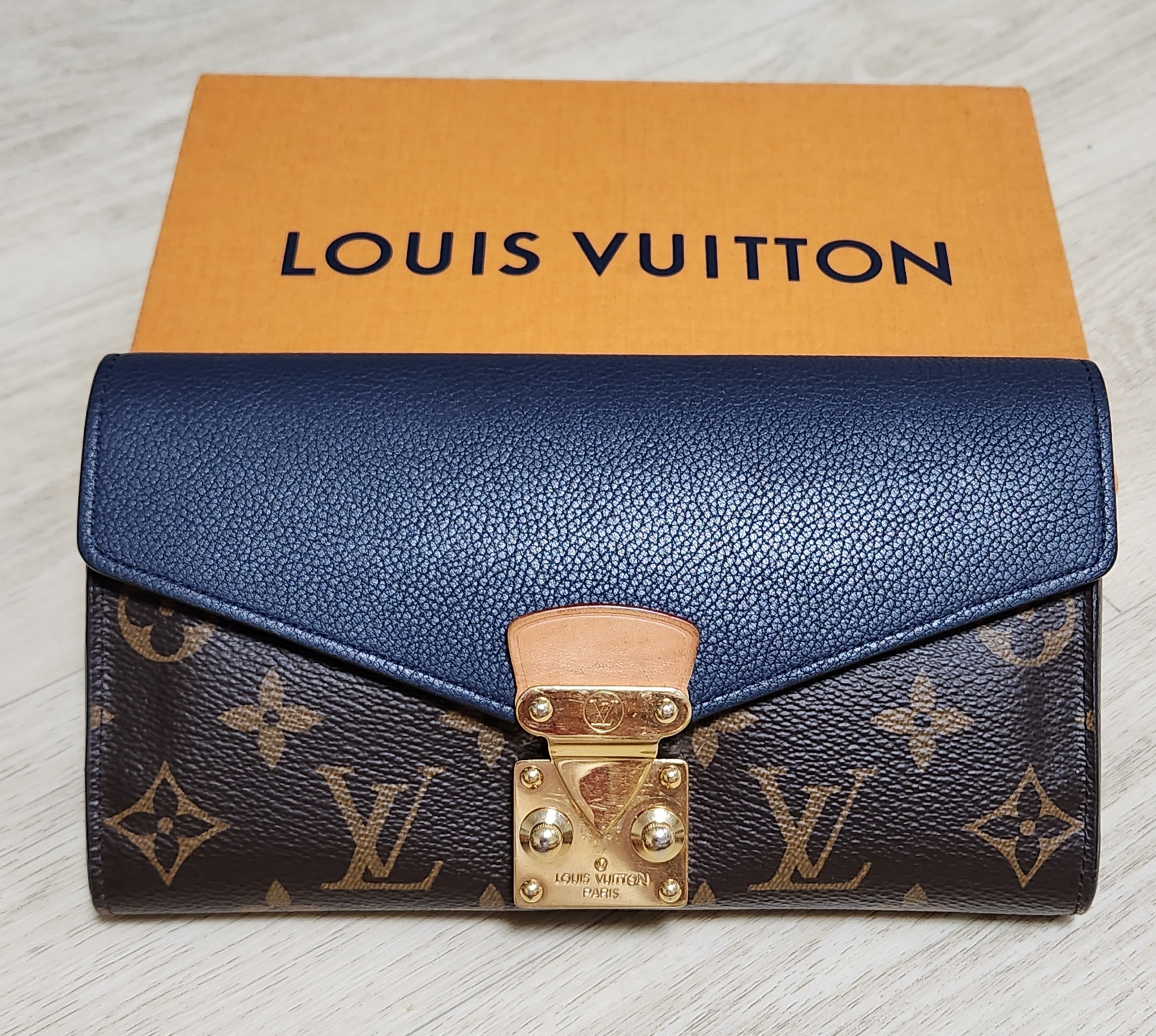 루이비통장지갑