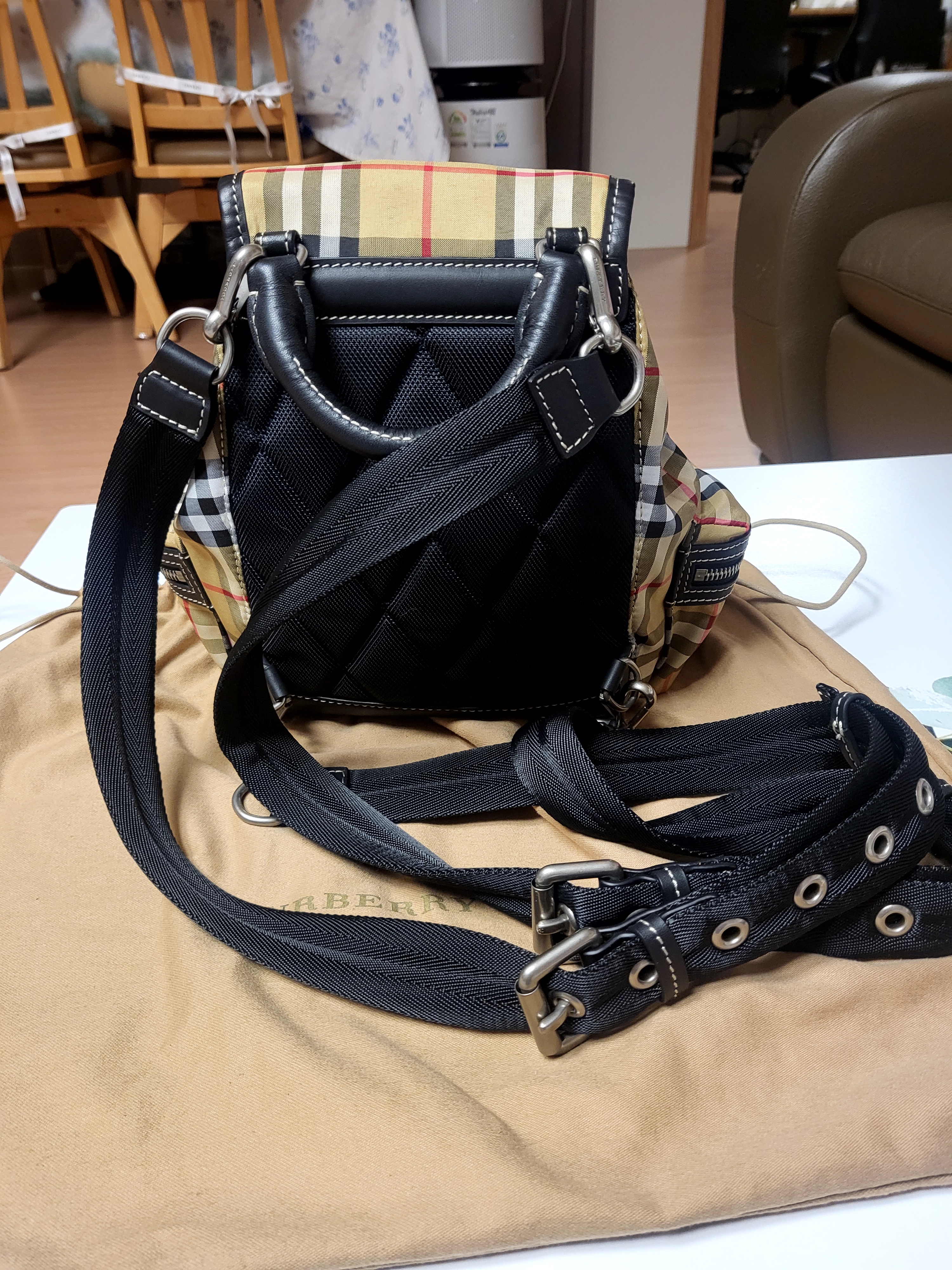버버리 나일론 미니 백팩
