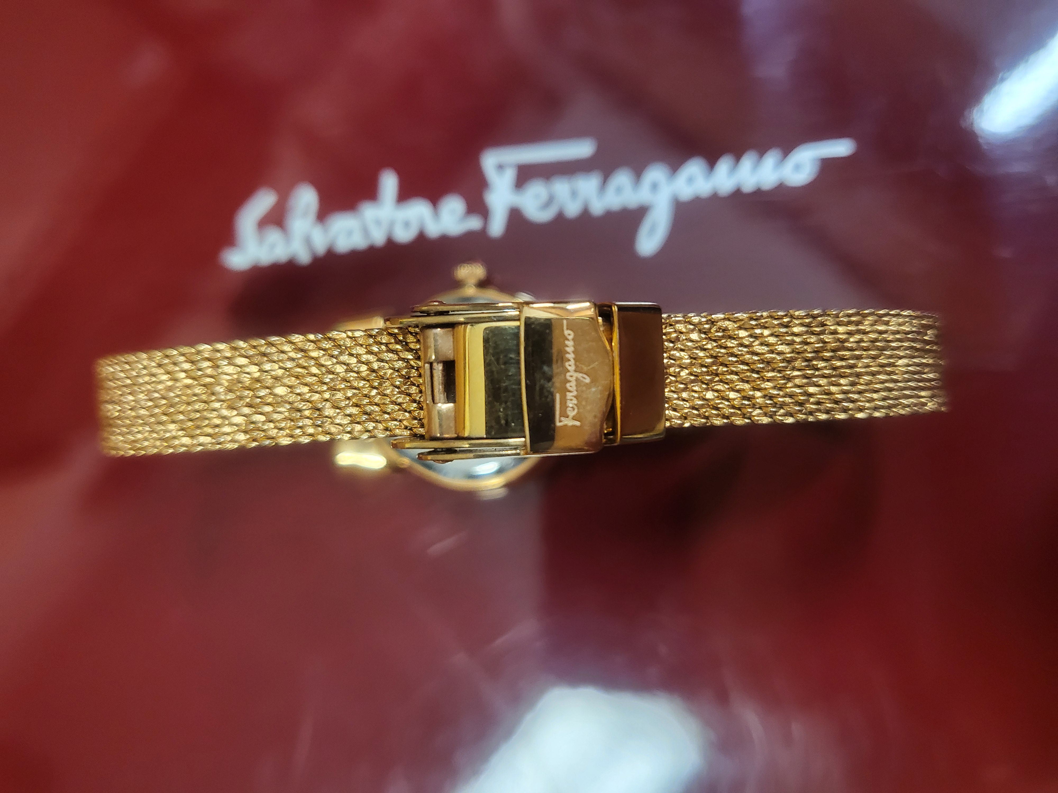 살바토레  페레가모 여성시계