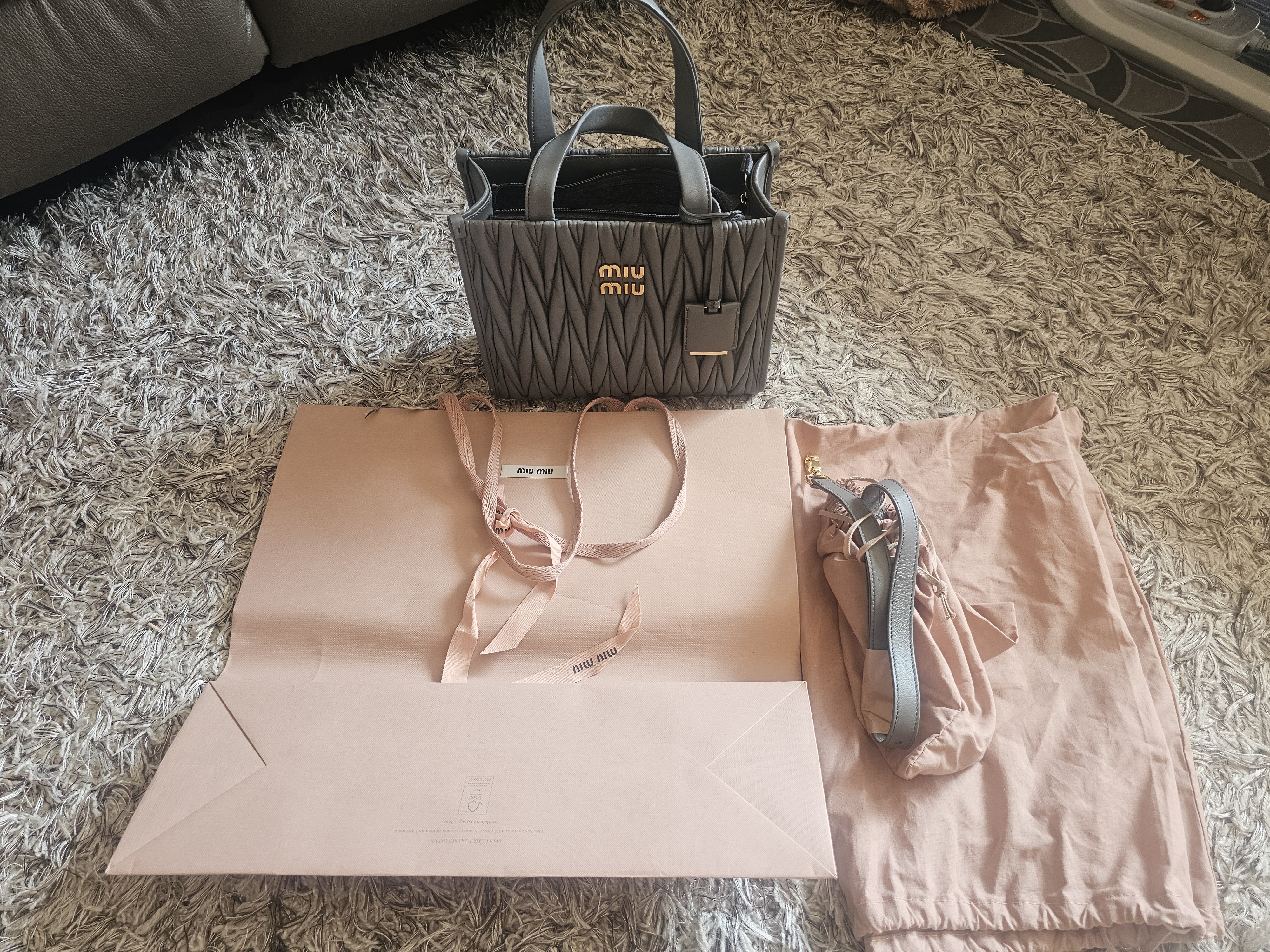 미우미우토트백