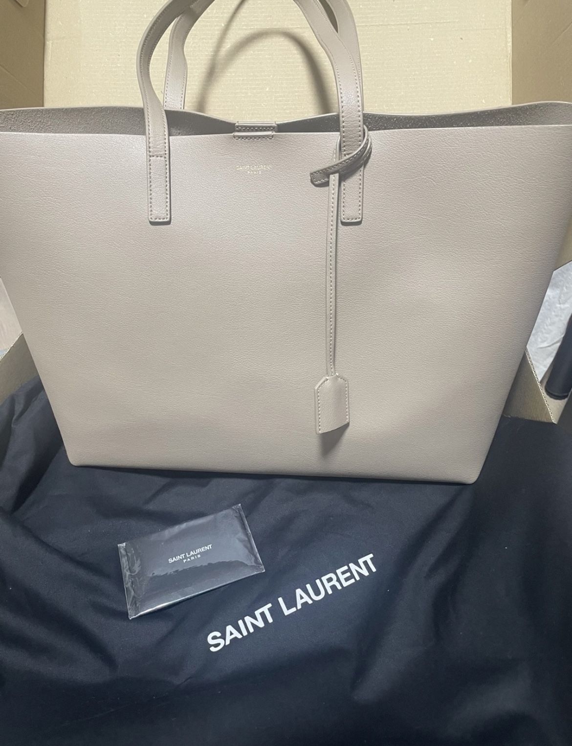 생로랑 이스트 웨스트 쇼퍼백