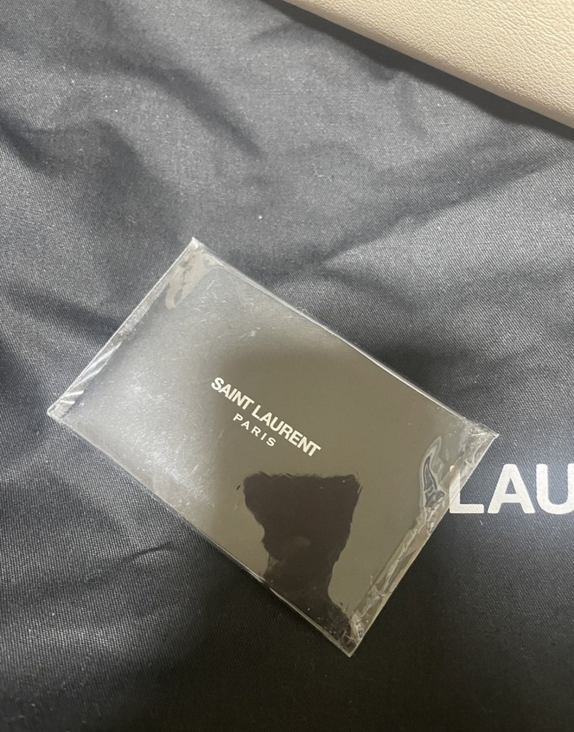 생로랑 이스트 웨스트 쇼퍼백