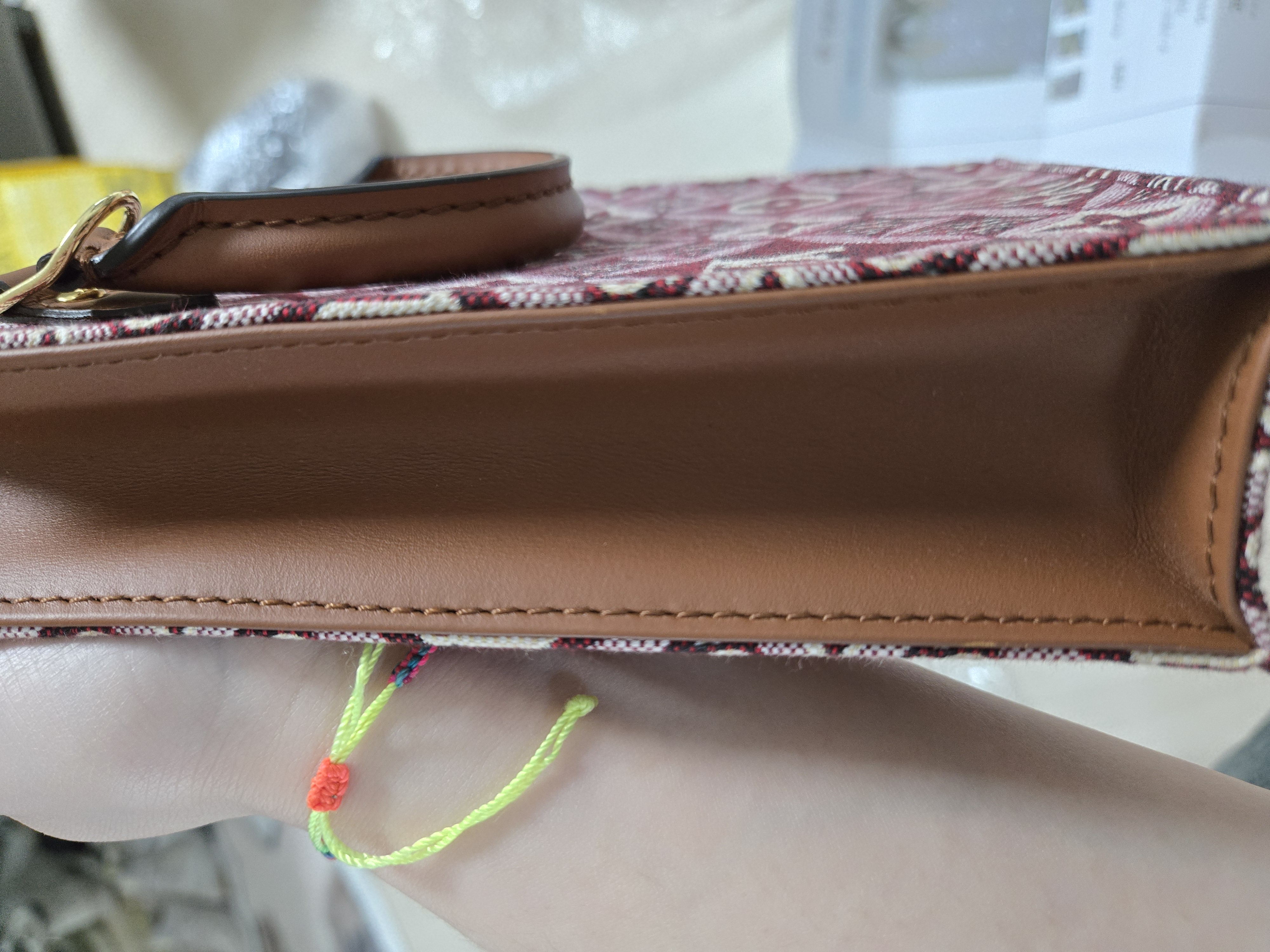 루이비통 쁘띠삭플라 M69846