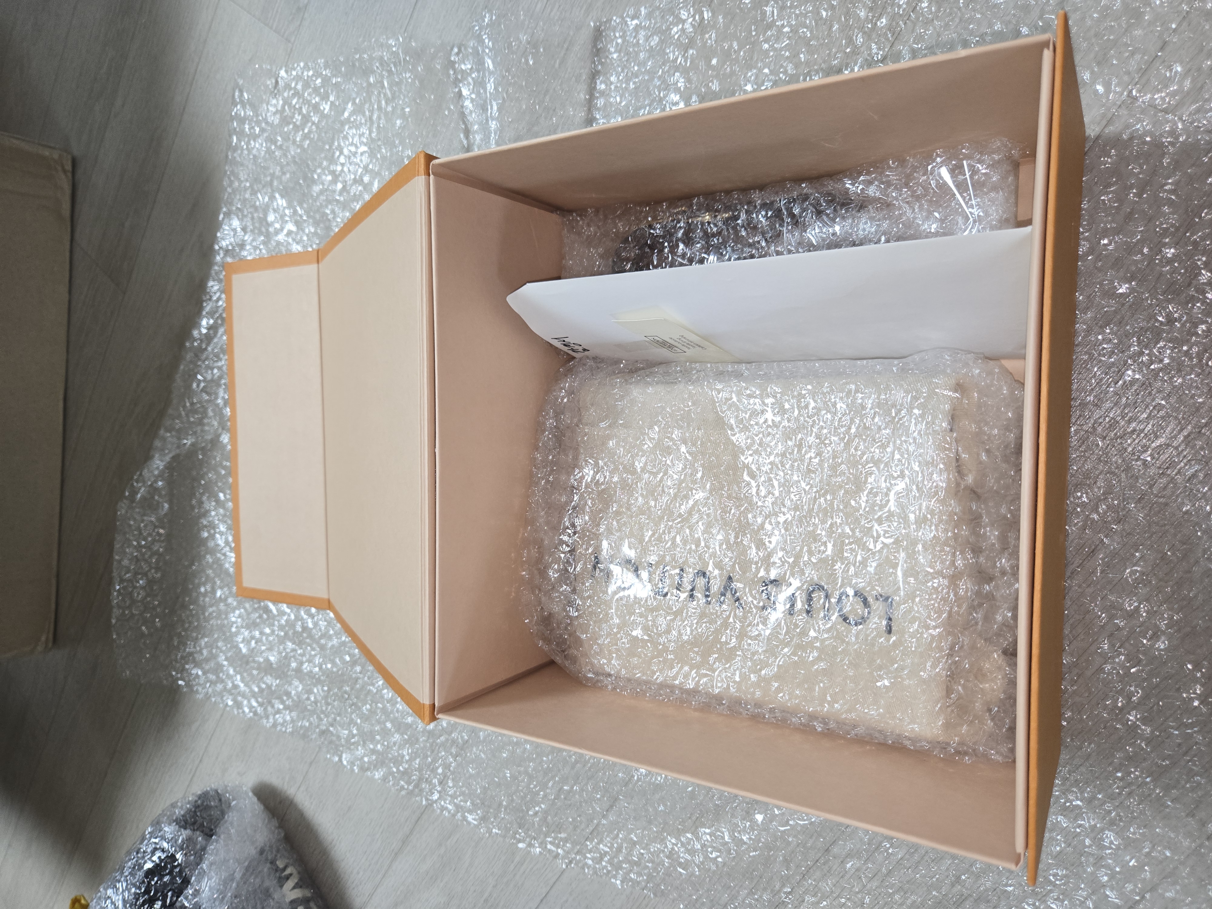 루이비통 쁘띠삭플라 M69846