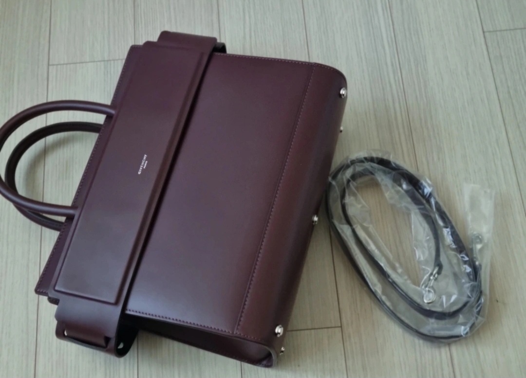 지방시 호라이즌 버건디 숄더 토트백