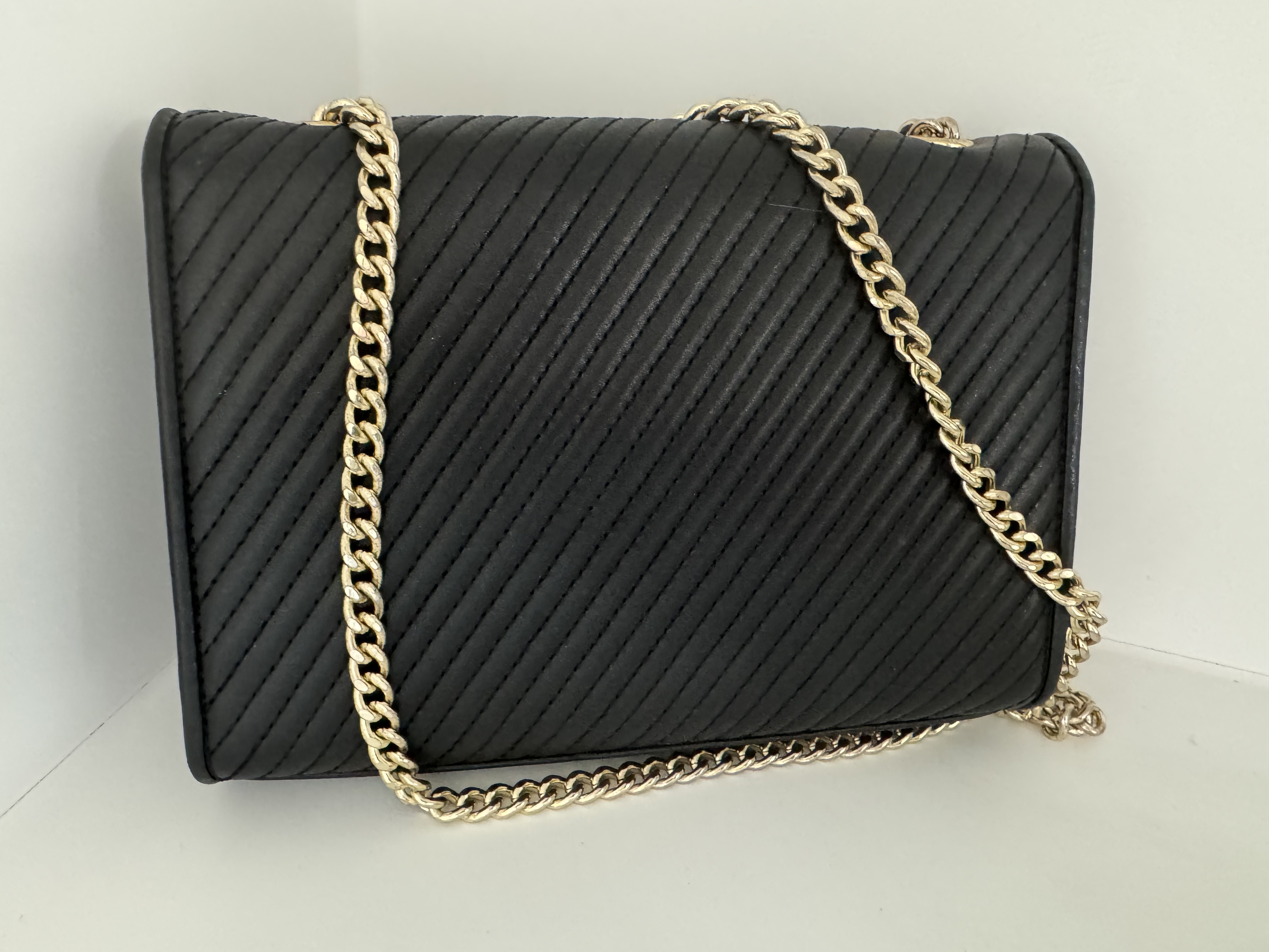 입생로랑체인숄더백