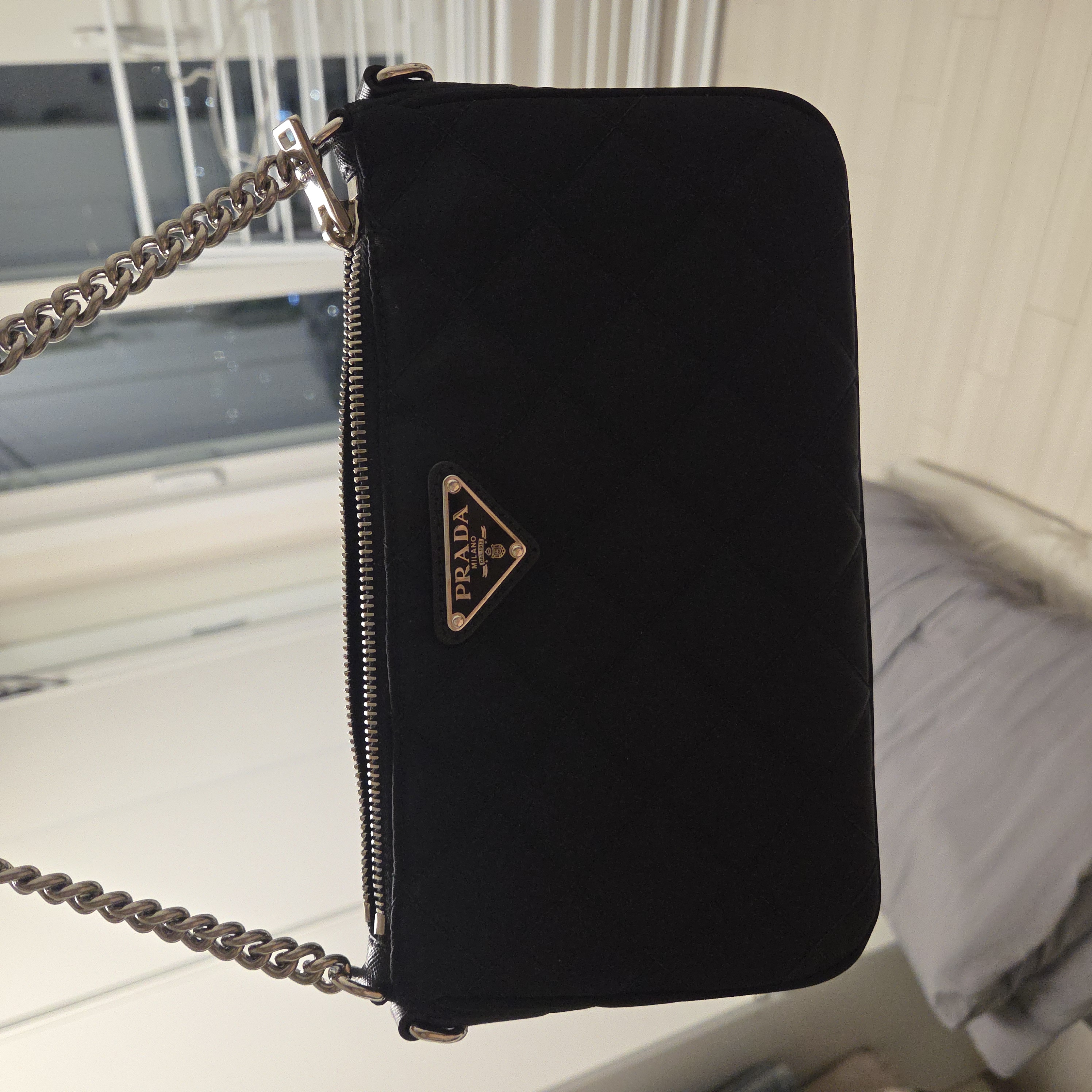 프라다 퀄팅 호보백