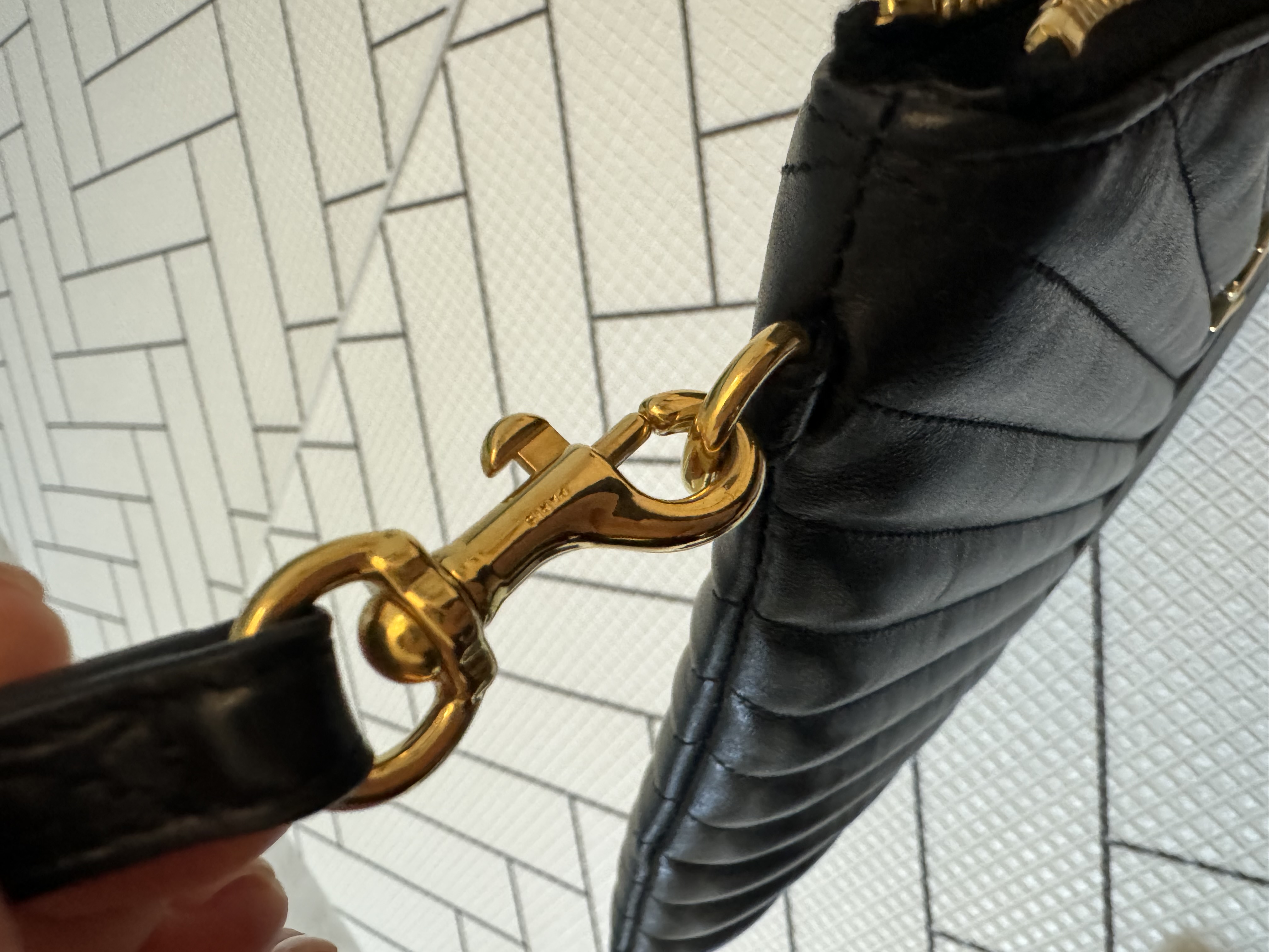 생로랑 블랙 클러치