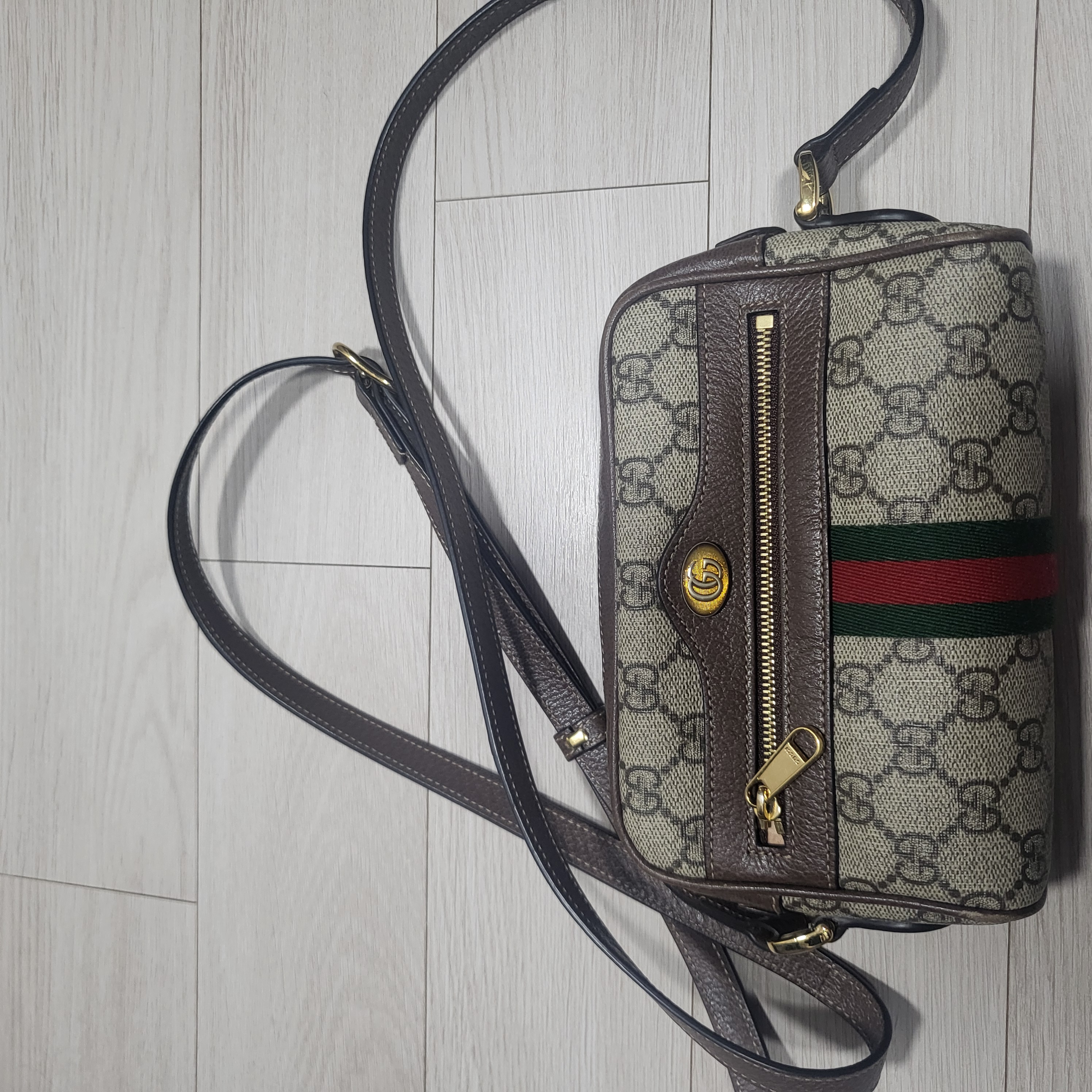 구찌 오피디아GG수프림 미니크로스백