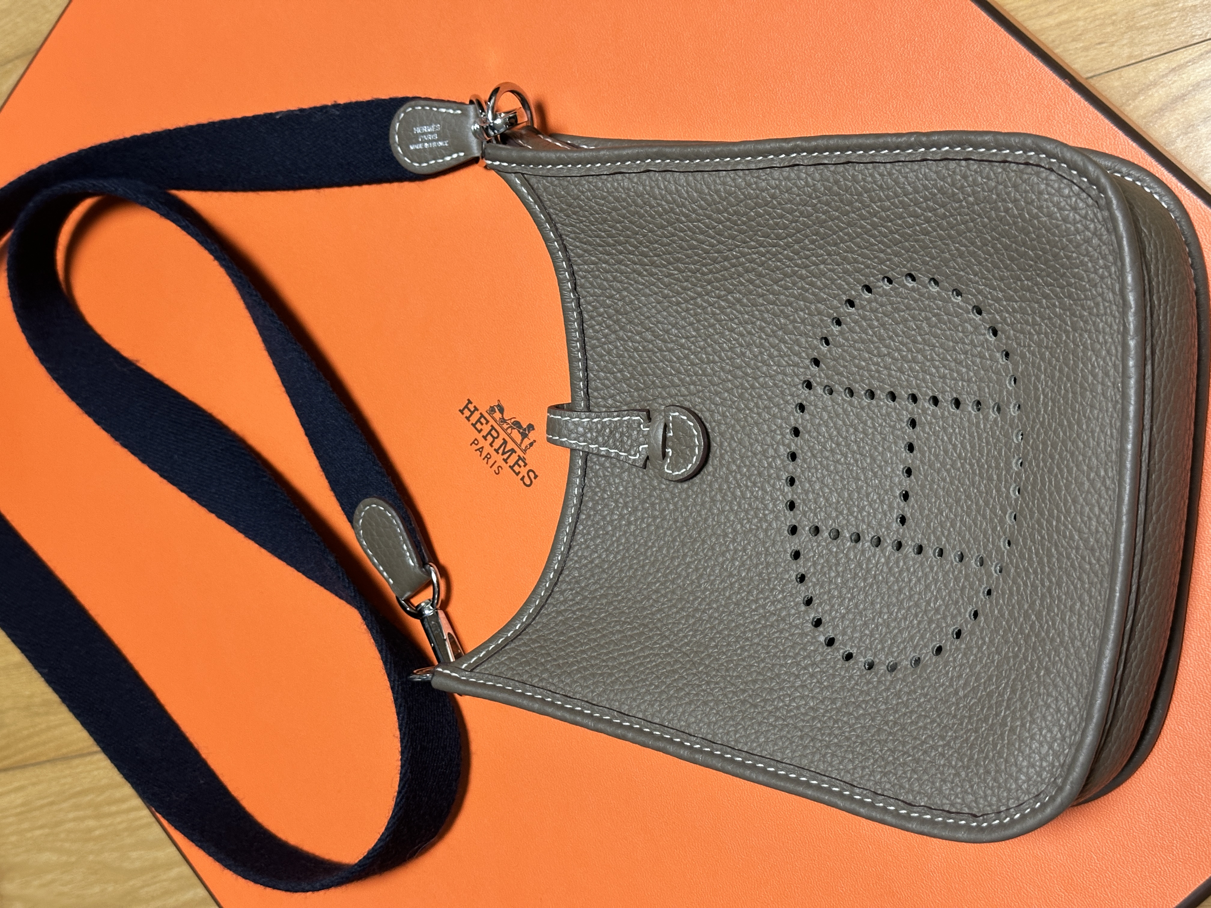 에르메스 미니 에블린