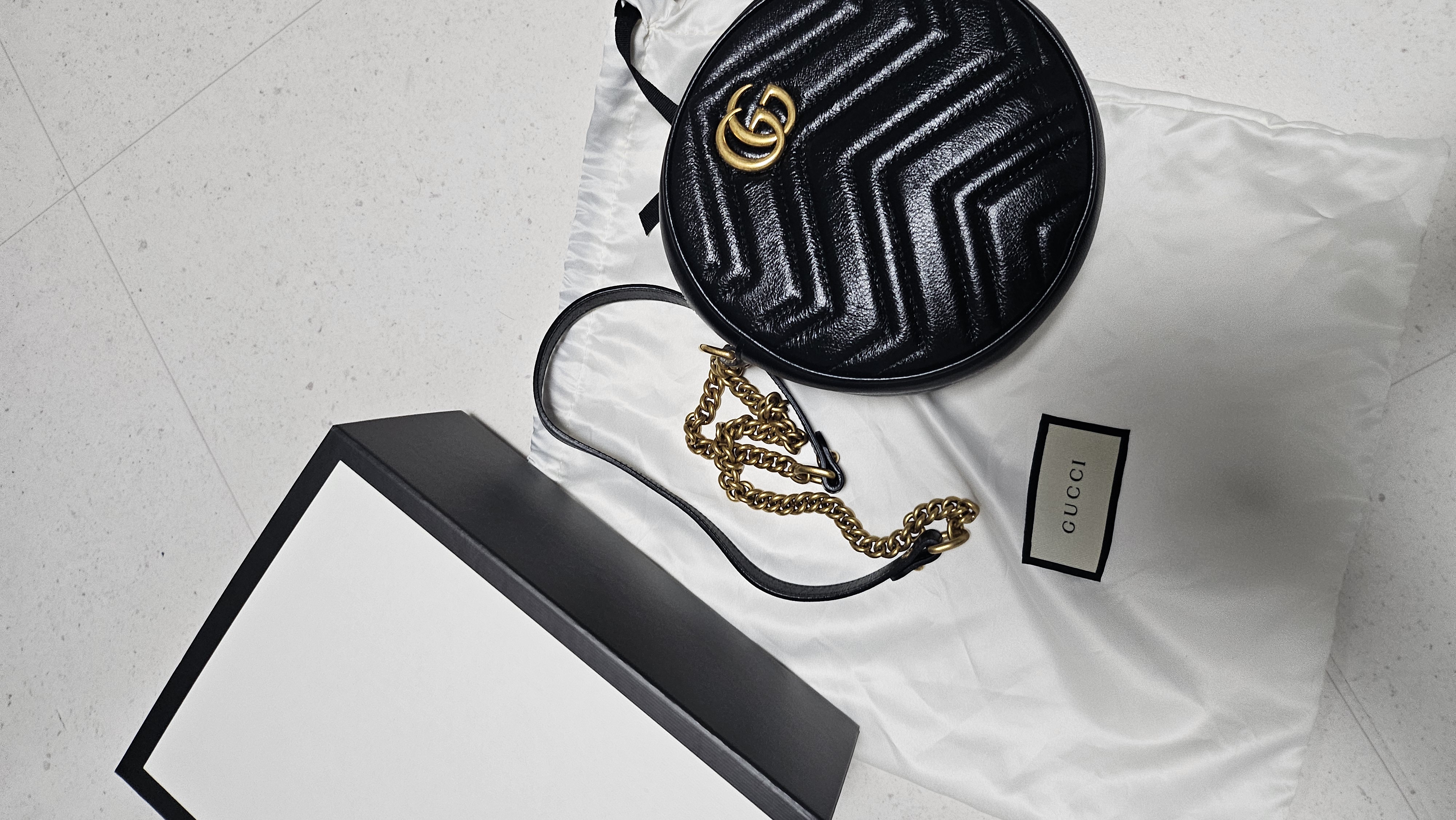 구찌 마몬트 미니 라운드 숄더백