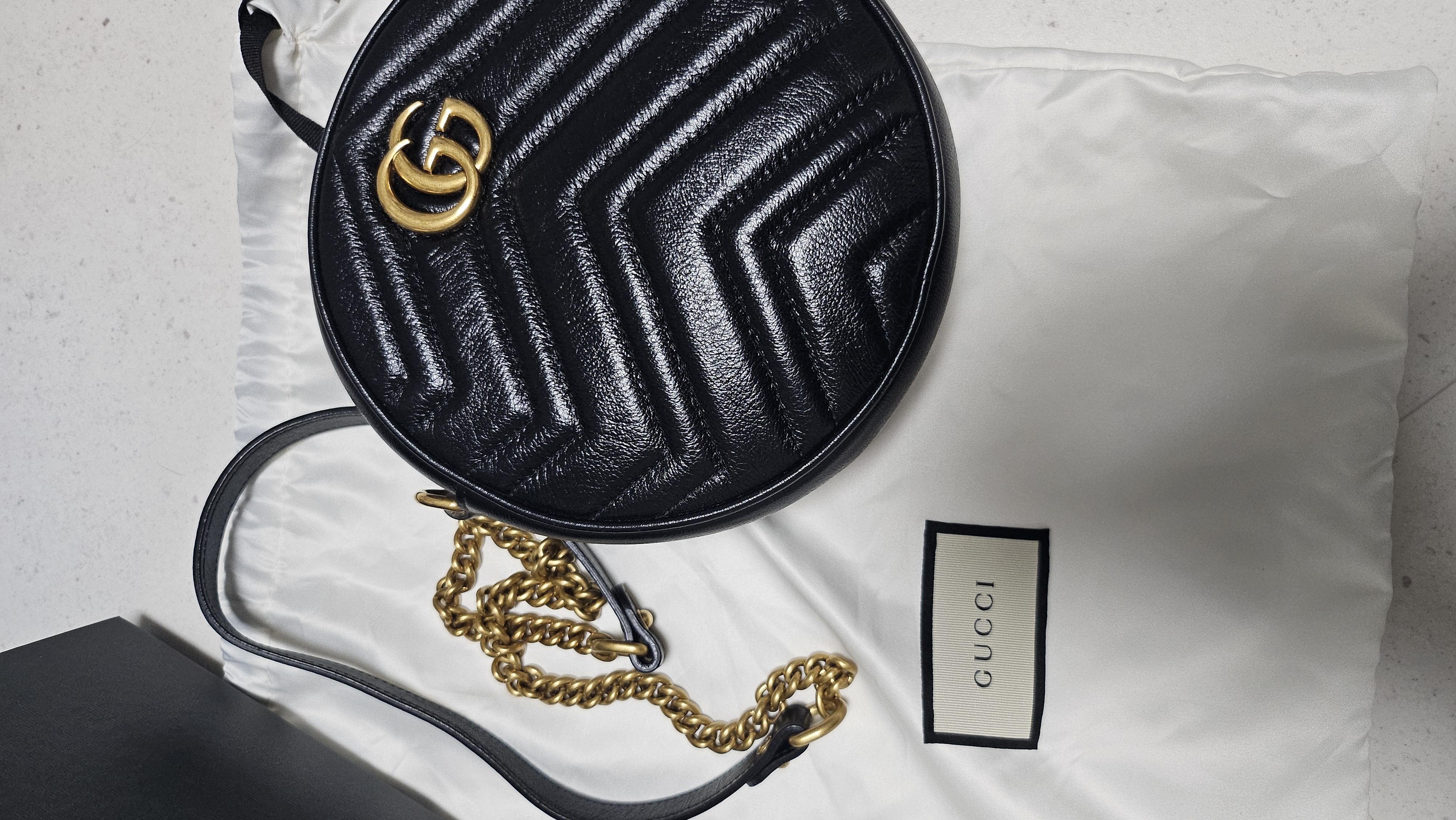 구찌 마몬트 미니 라운드 숄더백