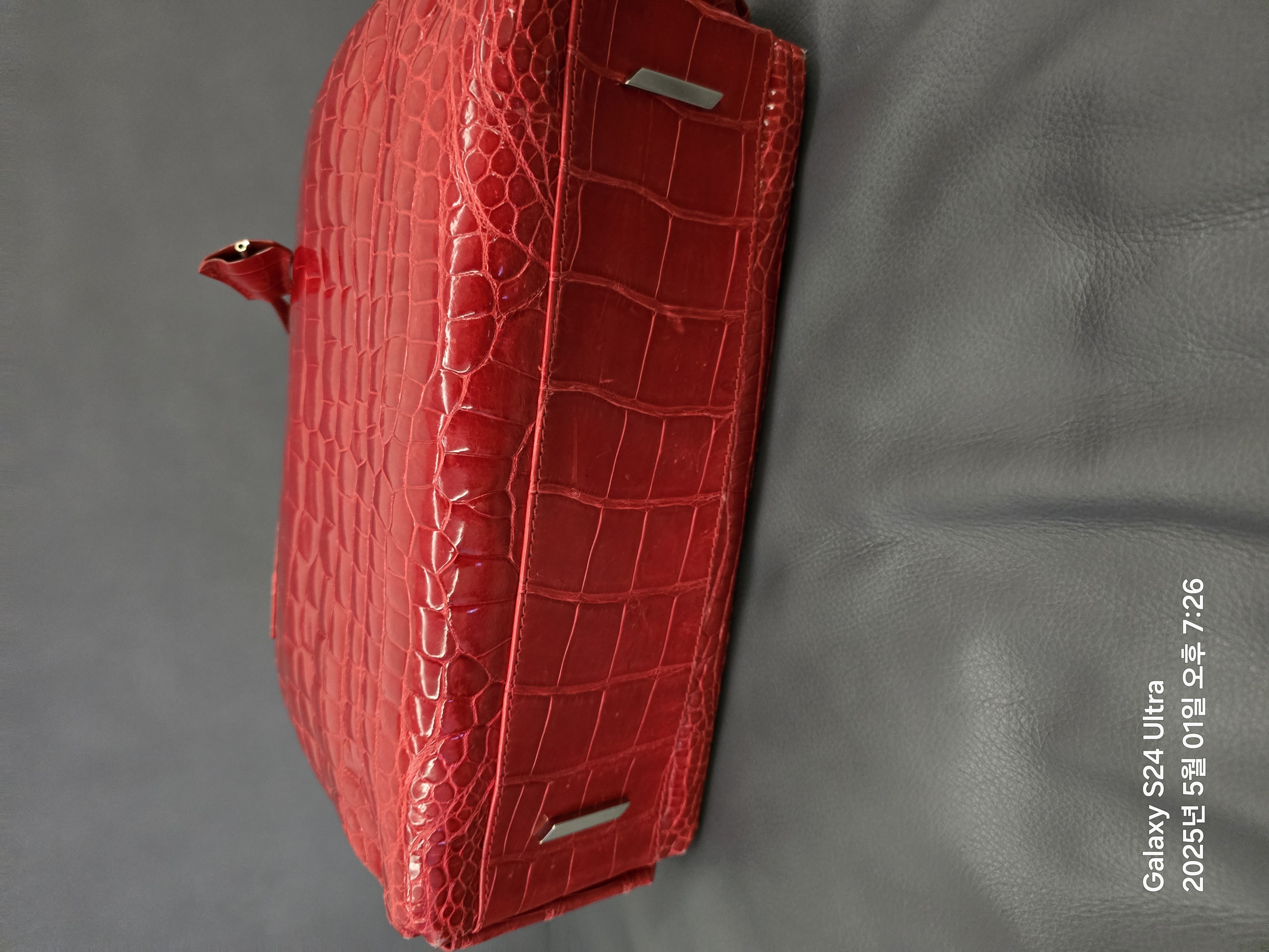 콜롬보 악어 가죽 토트백 레드