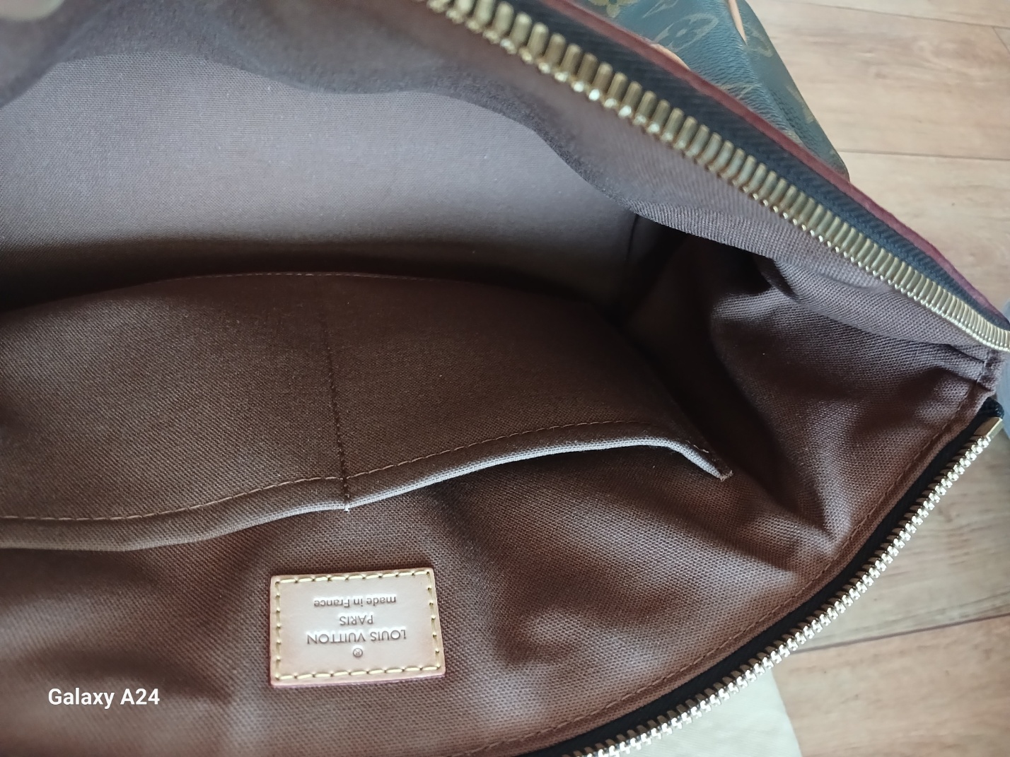 루이비통 티볼리 토트백 판매