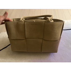 보테가 베네타 아르코 가방