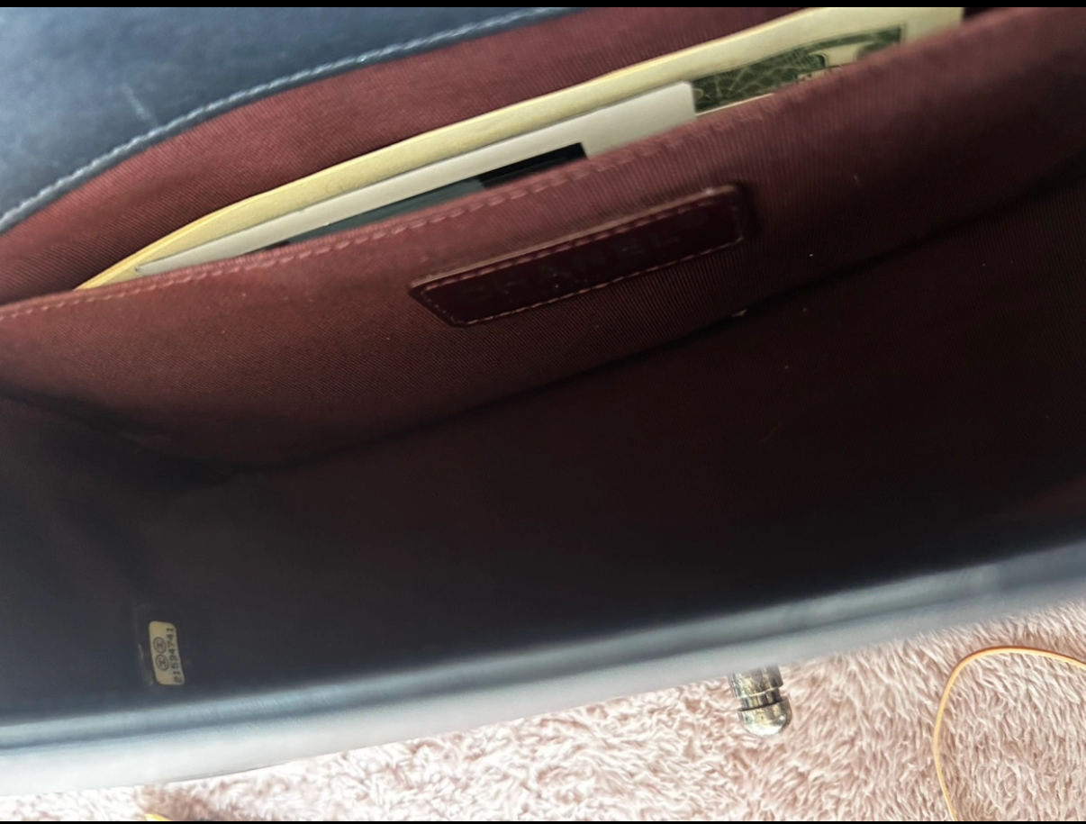 샤넬 한정판 남색 보이백