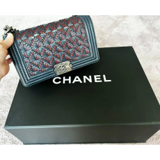 샤넬 한정판 남색 보이백