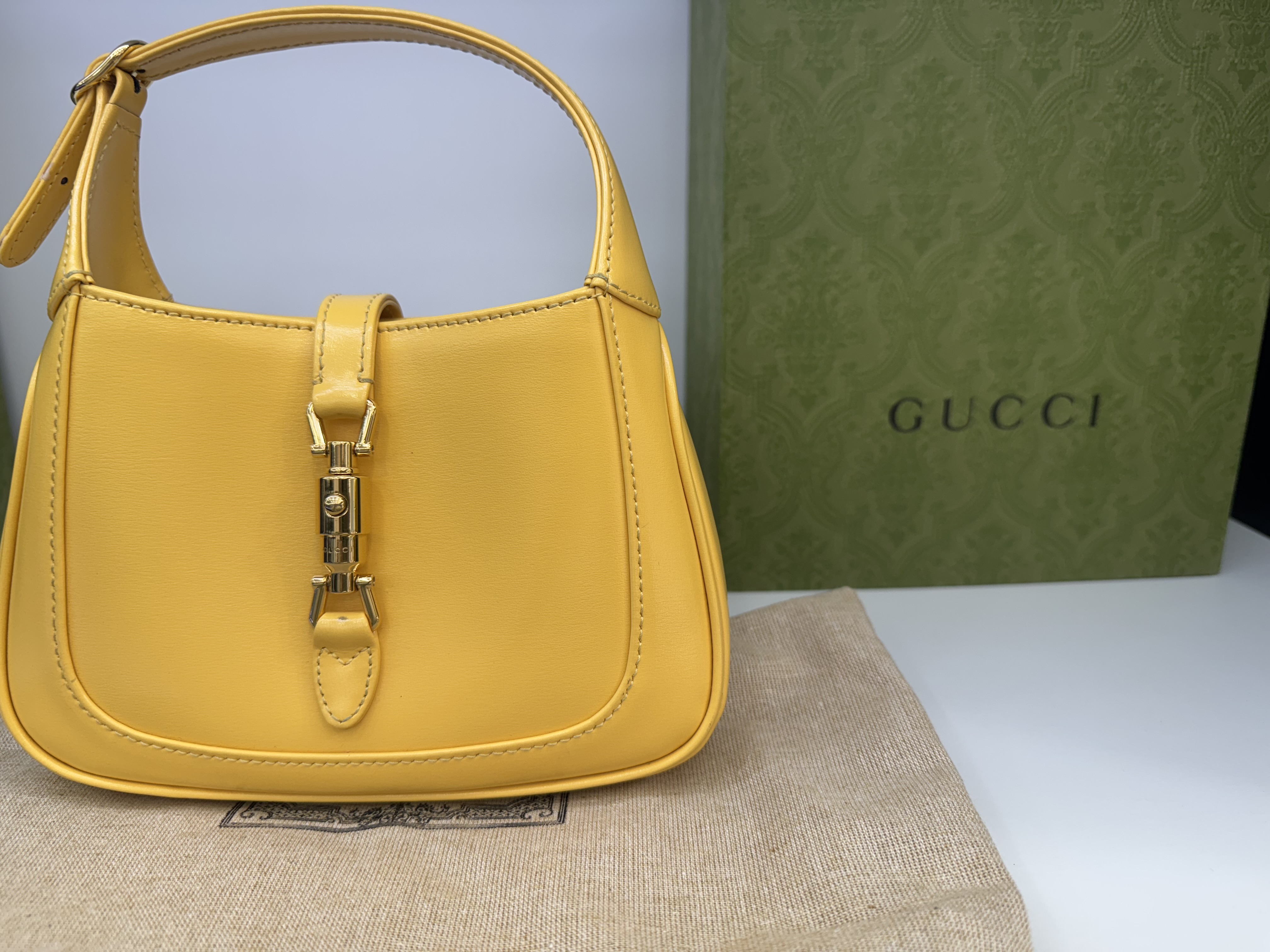 구찌 1961 재키 스몰백 옐로우