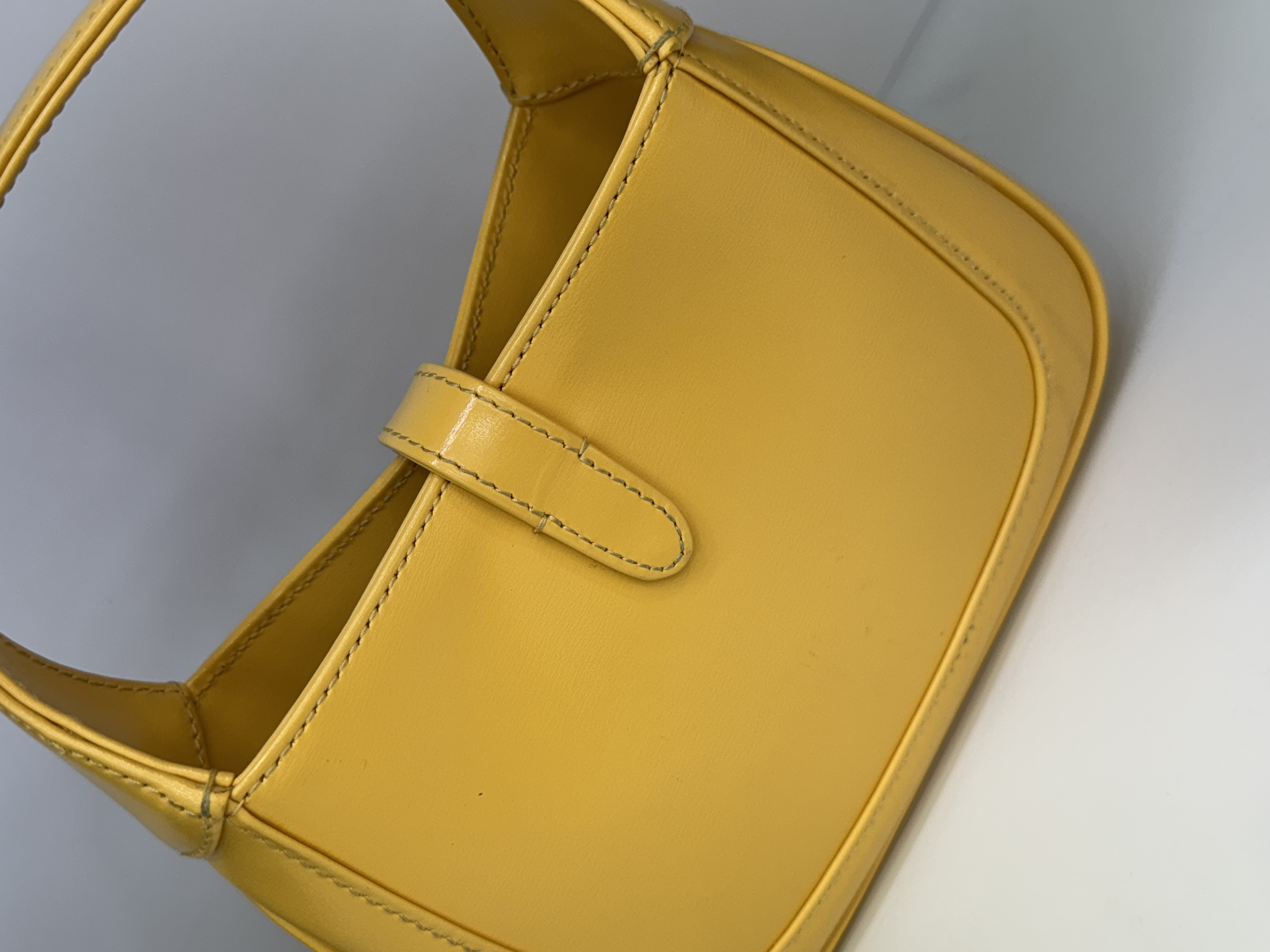 구찌 1961 재키 스몰백 옐로우