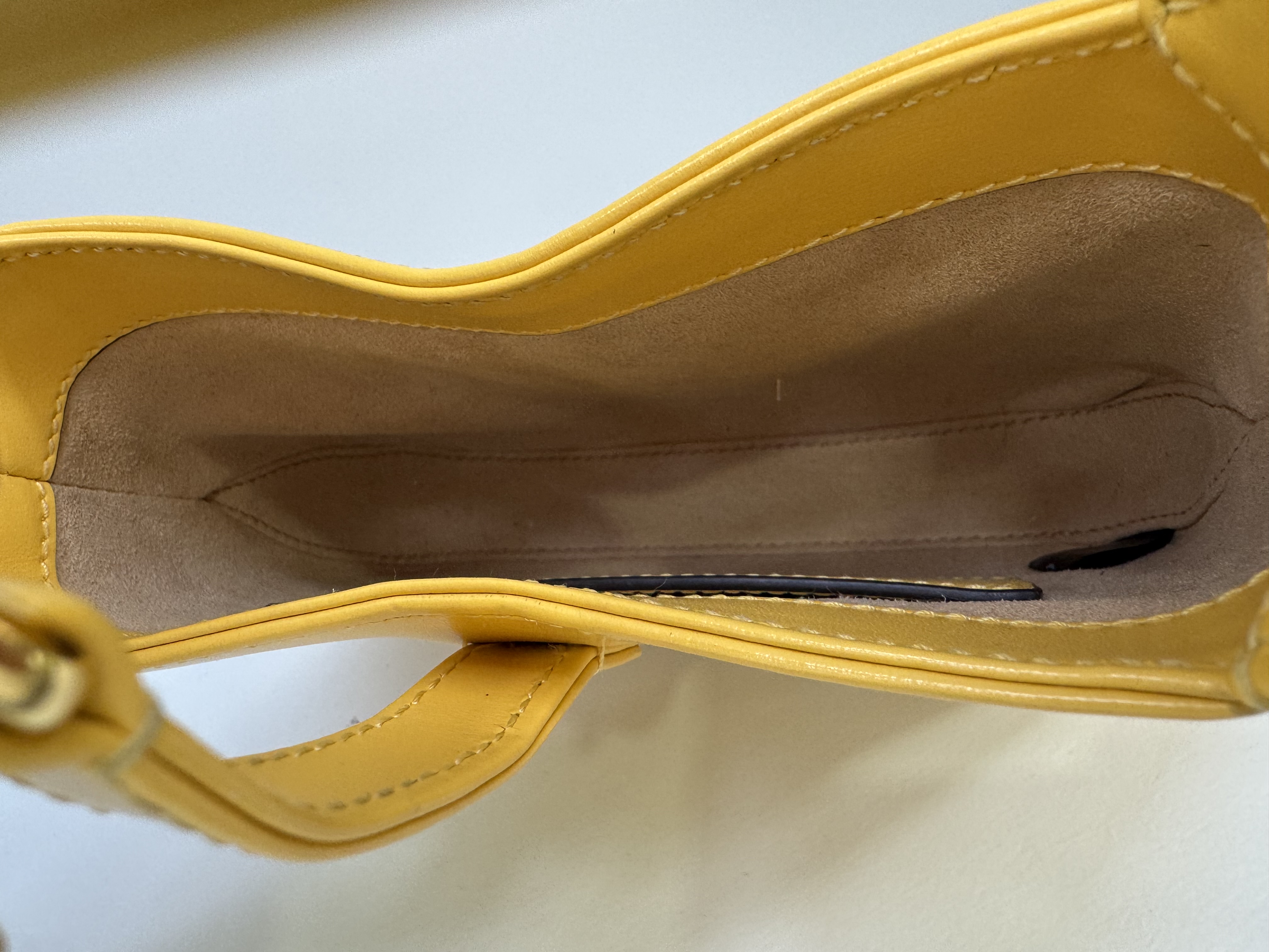 구찌 1961 재키 스몰백 옐로우