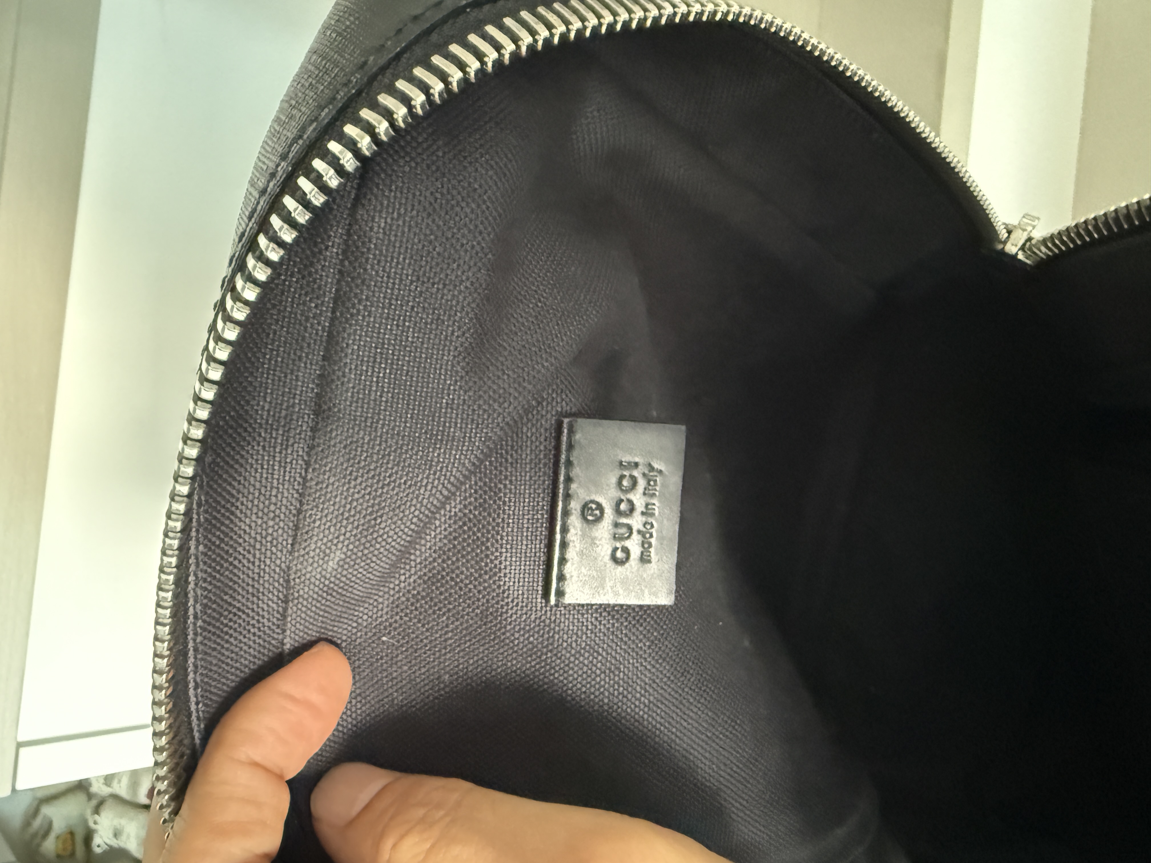 구찌 수프림 크로스박