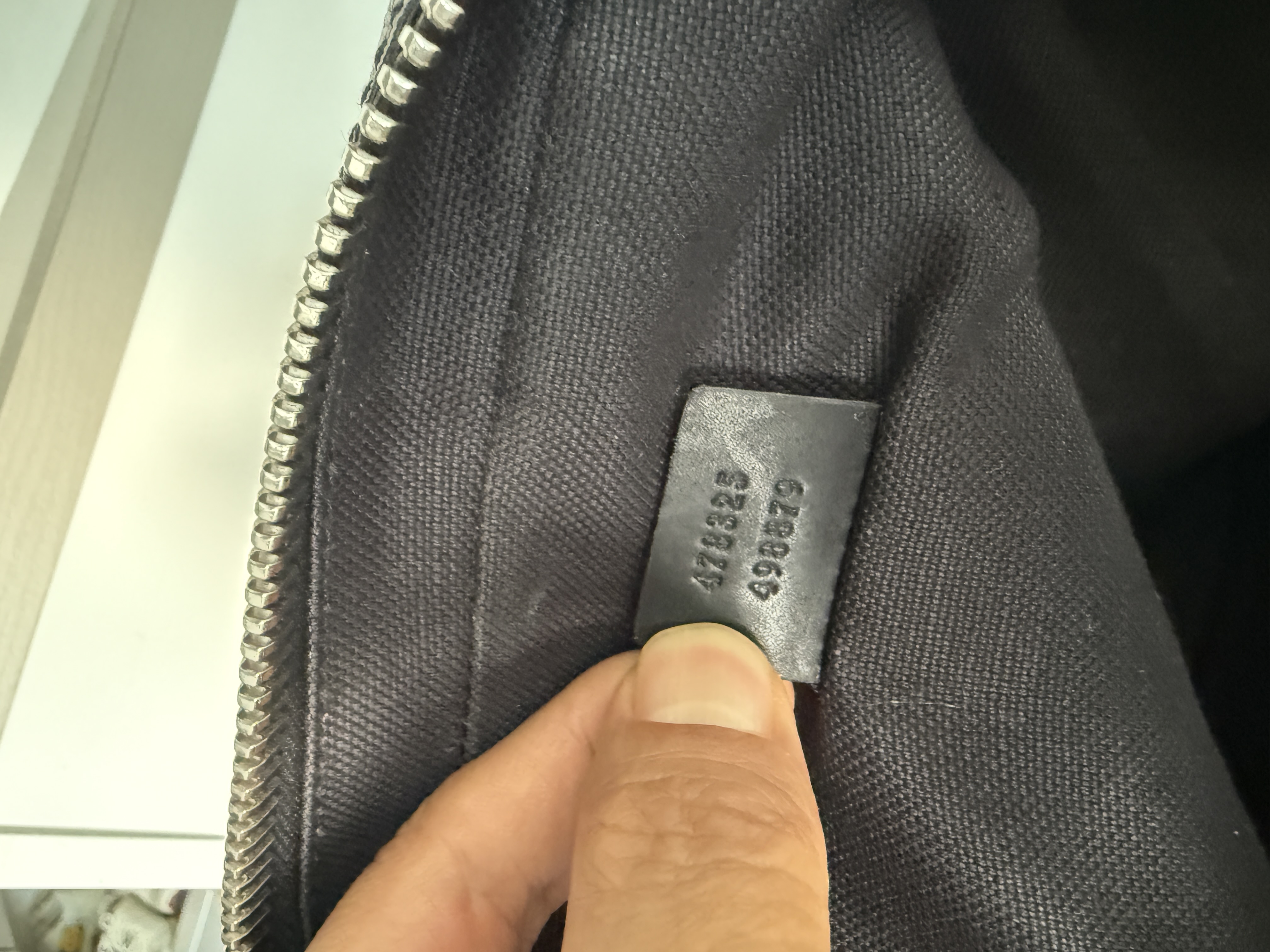 구찌 수프림 크로스박