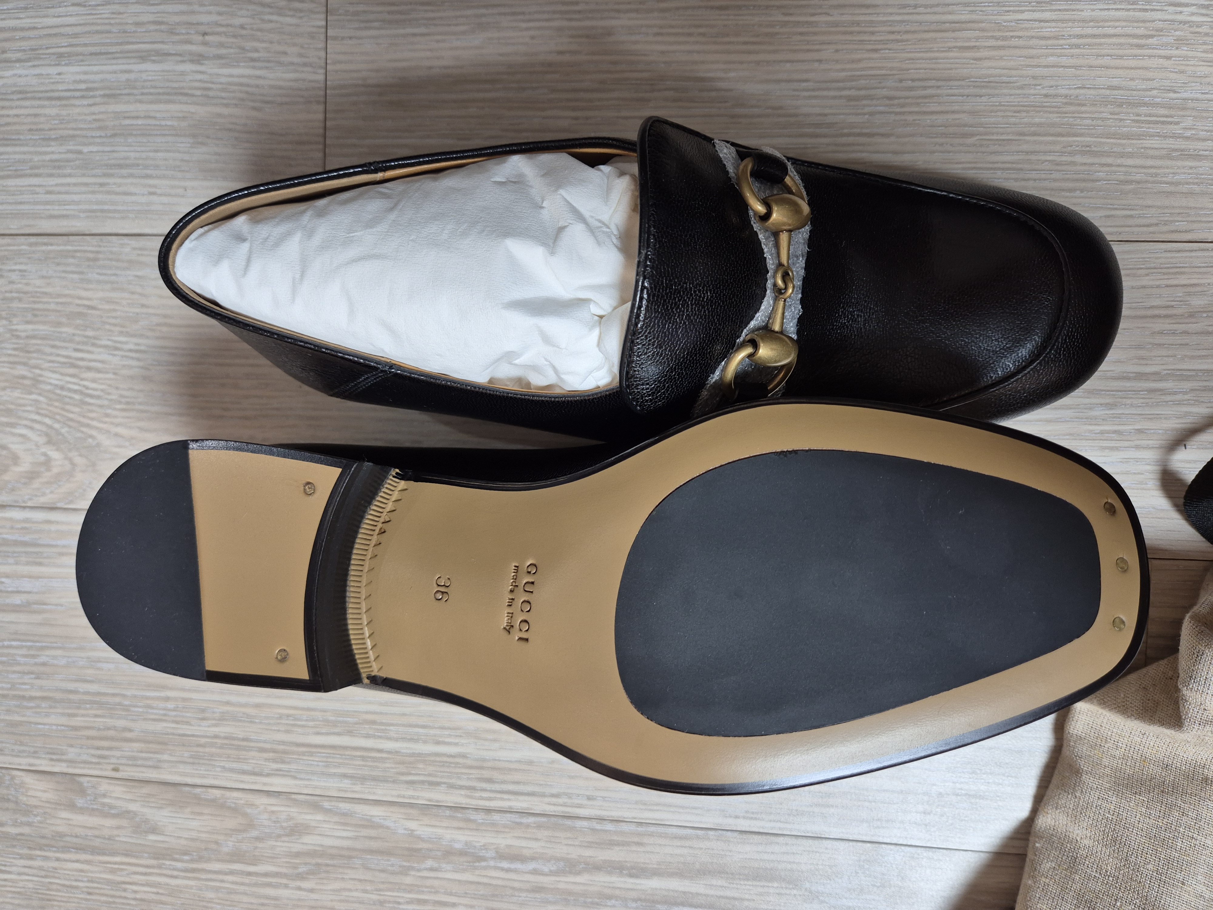 구찌 블랙 가죽 로퍼