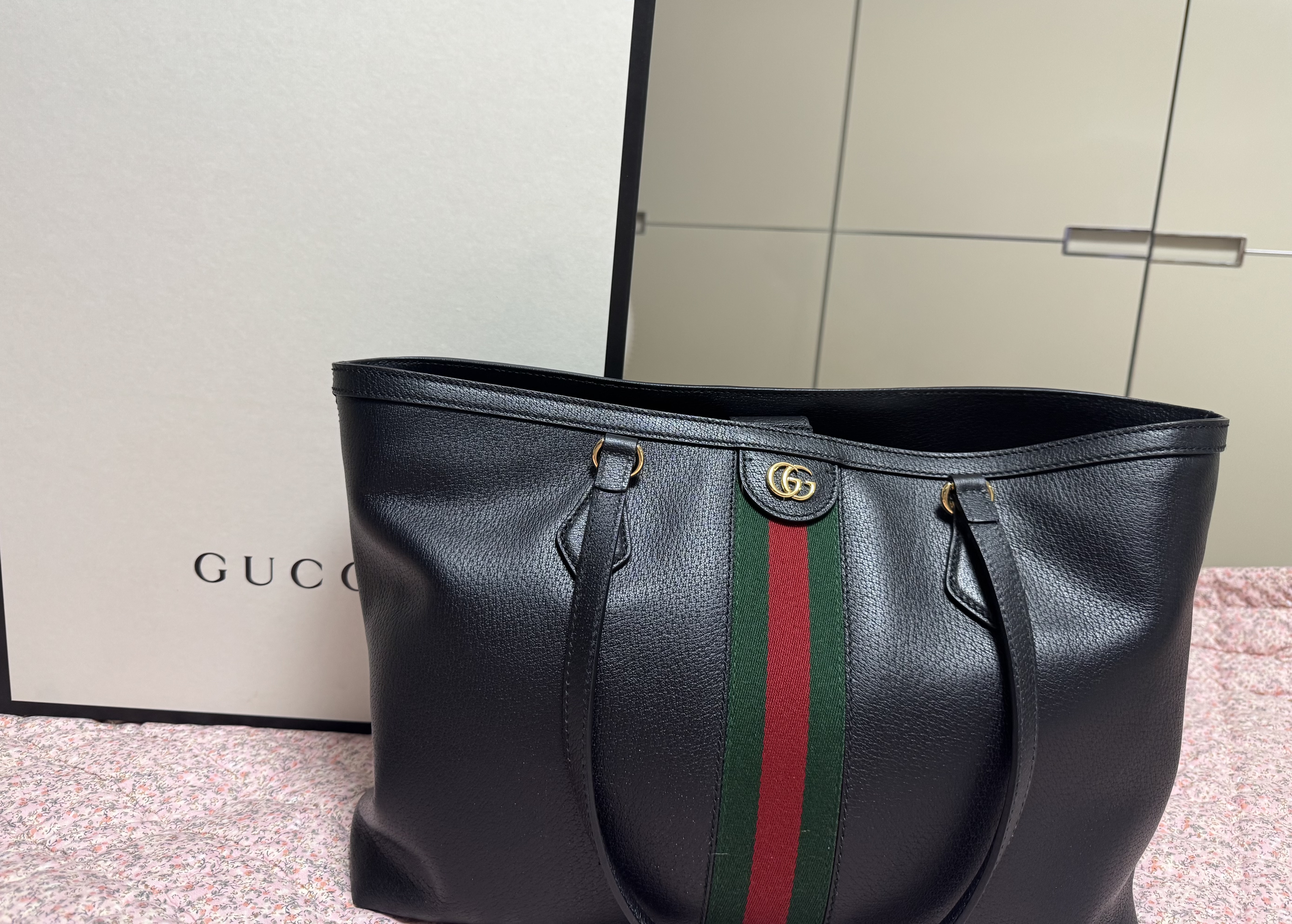 구찌 오피디아 라지 토트백(정품)